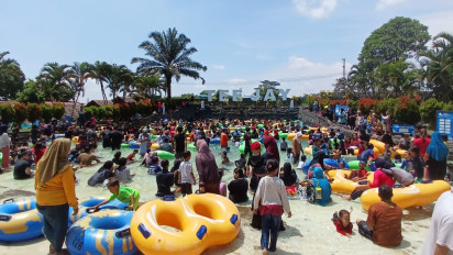 Membludak! Wahana Wisata Kolam Ombak di Tasikmalaya Dipadati Pengunjung