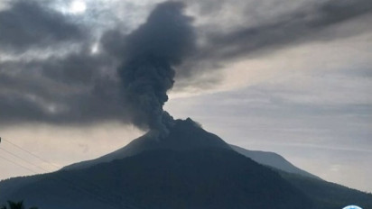Ada  Potensi Gas Beracun, PVMBG Imbau Warga Hindari Beraktivitas Dalam Radius 2 Kilometer dari Pusat Erupsi Gunung Lewotobi Laki-laki