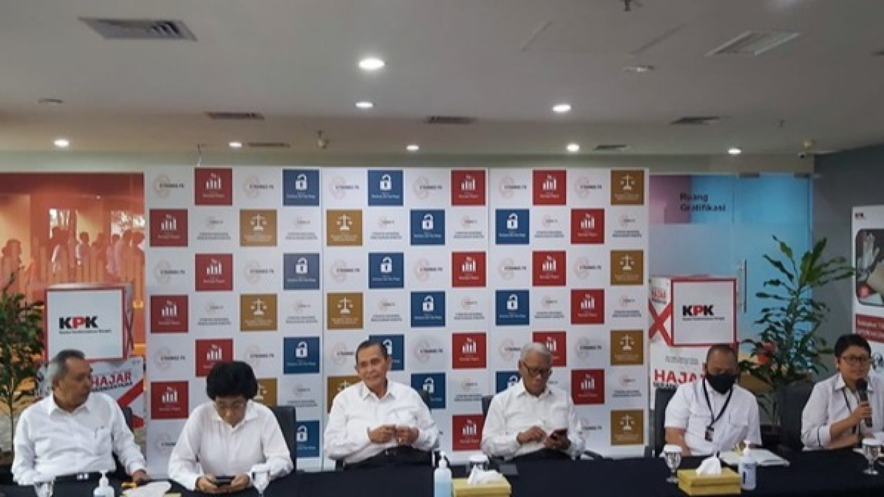 Dewas KPK: Firli Bahuri Langgar Etik Berat
            - galeri foto