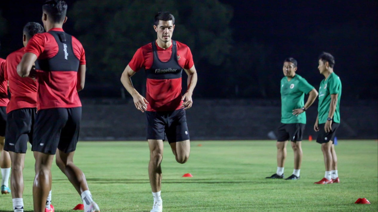 Gaya Hidup Elkan Baggott Juga Pernah Disorot seperti Witan, Indra Sjafri Bahkan sampai Bilang...
            - galeri foto