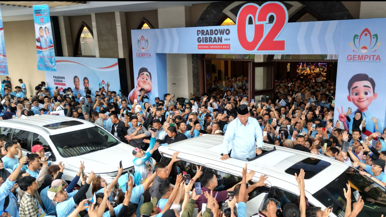 Prabowo Hadiri Deklarasi Dukungan Relawan Gempita di Bandung, Disambut Teriakan Presiden
            - galeri foto