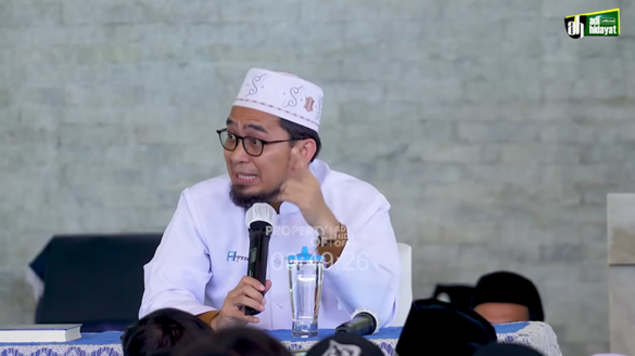 Saking Dahsyatnya, Kalimat Ringan Ini Mampu Melampaui Segala Bacaan Dzikir yang Pernah Dibaca, Kata Ustaz Adi Hidayat
            - galeri foto