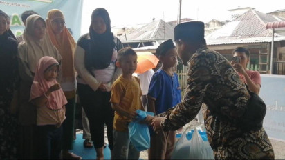 Diguyur Hujan, Relawan Nagabonar Rumah Kolaborasi Bobby Nasution Kampanyekan Prabowo Gibran