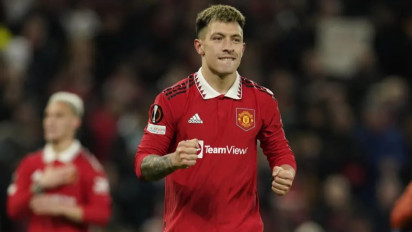 Manchester United Resmi Bawa Kabar Buruk, Lisandro Martinez Alami Cedera ACL dan Absen hingga Akhir Musim