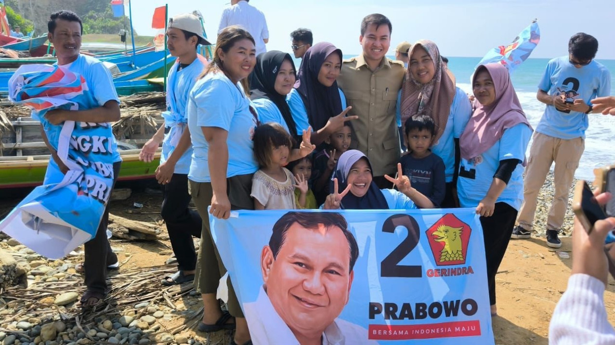 Nelayan Bengkulu Utara Doakan Prabowo-Gibran Menang Pilpres 2024
            - galeri foto