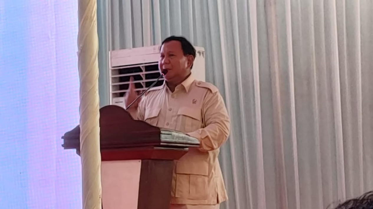 Prabowo Ungkap Satgas Air Kaji Penyaluran Air Bersih Bagi Pertanian Warga 
            - galeri foto