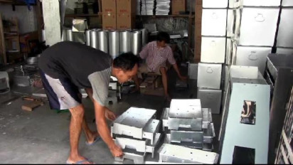 Perajin Alat Panggangan Kebanjiran Pesanan Jelang Tahun Baru 2024, Meningkat Hingga 10 Kali Lipat