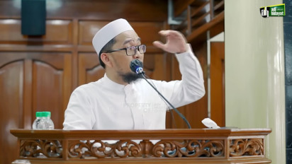Hati-hati, Walau Rajin Shalat, Orang Seperti Ini Tidak Disukai Allah, Kata Ustaz Adi Hidayat...