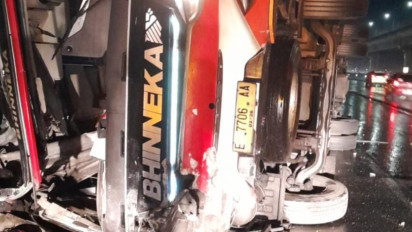 Enam Orang Tewas dalam Kecelakaan Maut Bus di Tol Jakarta-Cikampek