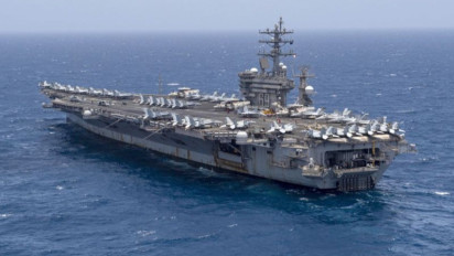 Milisi Houthi Kehilangan 10 Laskar Setelah Angkatan Laut Amerika Serikat Menggempur Kapal-kapal Houthi di Laut Merah