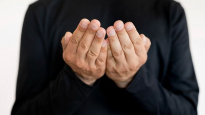 Doa Tidak Ditolak Malah Dikabulkan dengan Cara Ajaib Jika Diawali Kalimat Ini, Kata Ustaz Hanan Attaki