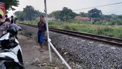 Kurang Hati-Hati! Kakek asal Madura Meninggal Dunia Akibat Tertabrak Kereta Api Logawa di Probolinggo