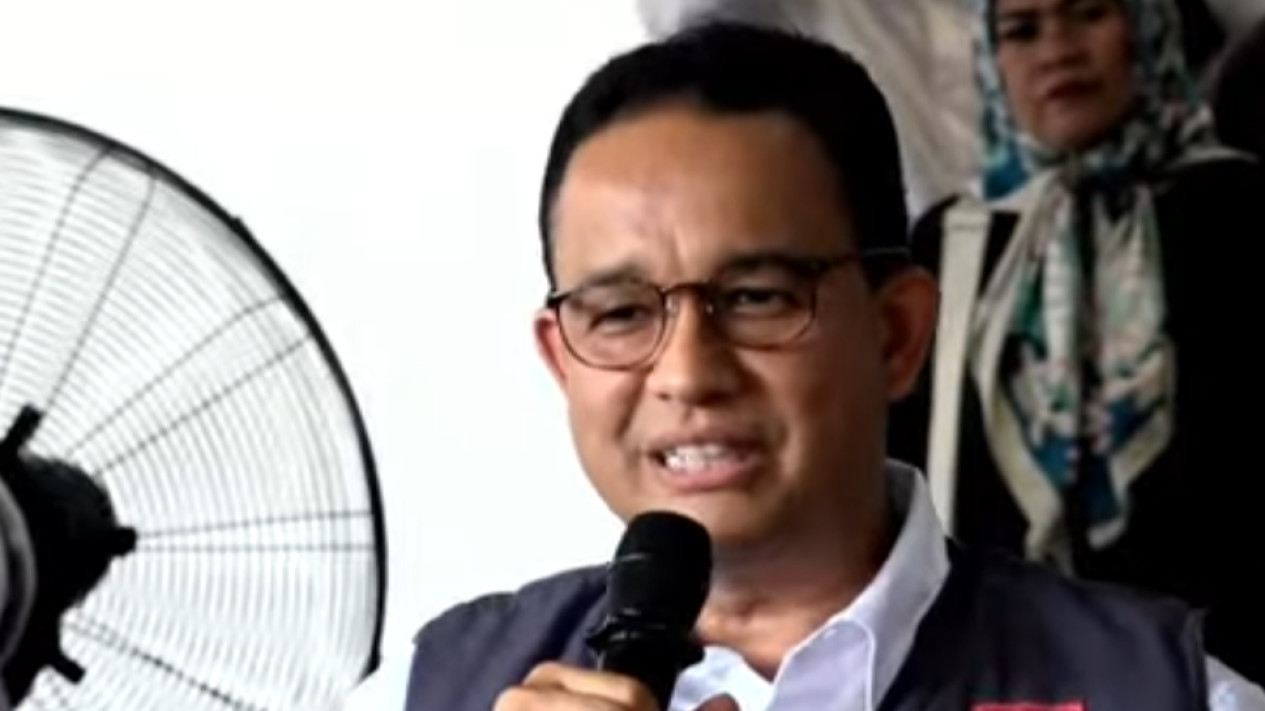 Setelah JIS, Kini Anies Janji Bangun Stadion Standar FIFA di Sumatera Barat, Pastikan Bukan Pakai Rumput KW
            - galeri foto