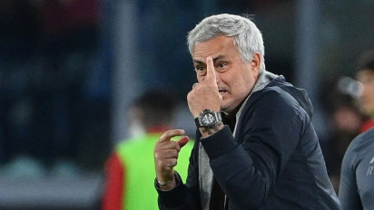 Jose Mourinho Bantah Jalin Komunikasi dengan Klub Lain, Pastikan Komitmen dengan AS Roma