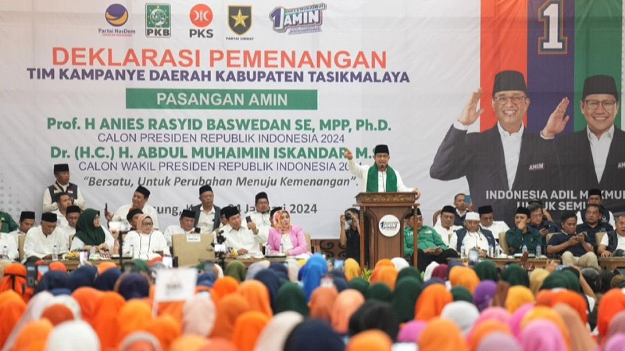 Aksi Anies Baswedan Seperti Biasanya, Pidato Magis Seolah Menghipnotis di Depan Alim Ulama se-Tasikmalaya
            - galeri foto