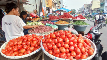 Memasuki Tahun 2024, Disambut Harga Tomat dan Sayur Gunung Melambung Tinggi