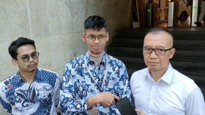 Sultan Rif'at Kembali Jalani Pemeriksaan Kasus Jeratan Kabel Fiber Optik Milik PT Bali Towerindo Tbk