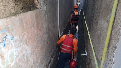 Seorang Anak Terseret Arus Saluran Air, Tim Sar Gabungan Berjibaku Lakukan Pencarian
