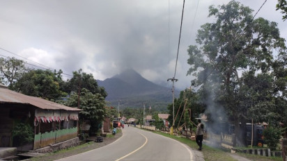 Minggu Pagi, Gunung Lewotobi Laki-laki 2 kali Erupsi di NTT 