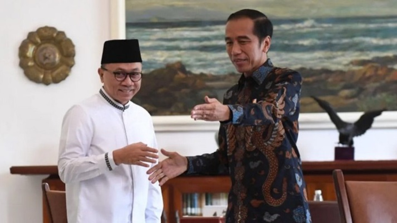 Seusai Bertemu Prabowo Menuai Polemik, Jokowi Kini Makan Siang Bareng Zulhas
            - galeri foto
