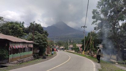 Minggu Pagi, Gunung lewotobi laki-laki di NTT 2 kali erupsi