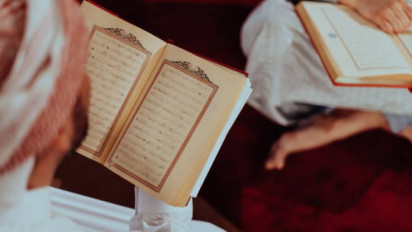 Bacaan Al-Qur'an Surat Al-A'raf ayat 21-25 Lengkap Tulisan Arab, Latin, dan Artinya