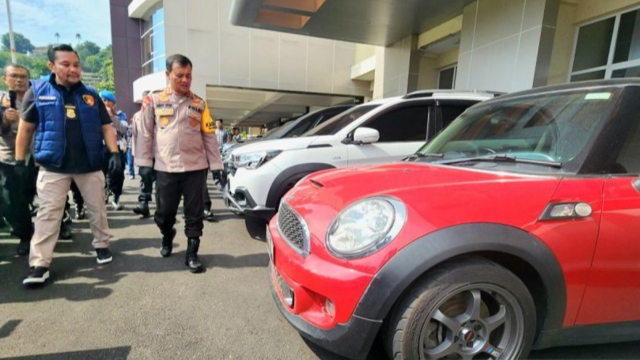 Komplotan Penjual Mobil Bodong Lengek Squad asal Pati Diringkus Polisi
            - galeri foto