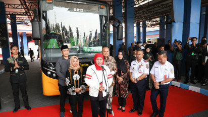 Bus Trans Jatim Diperluas ke Lamongan dan Bangkalan, Gubernur Khofifah: Penguat Konektivitas dan Layanan Angkutan Umum Aman, Nyaman, Terjangkau