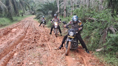 Wilayah Terpencil Rentan Kecurangan Pemilu, Polisi di Rokan Hulu Riau Masuk Pedalaman Hutan Datangi Perkampungan