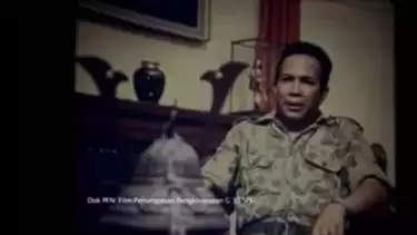 dr. Amoroso Katamsi memerankan Jenderal Soeharto.