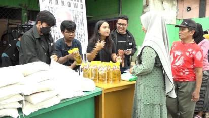 Jelang Pilpres, Relawan Ganjar dari Alumni Muda USU dan UNRI Gelar Pasar Murah