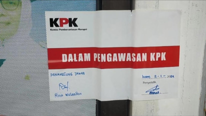 KPK Geledah Rumah Bupati Labuhanbatu, Bupati, Kadis Kesehatan dan Suami Diboyong Tim Penyidik