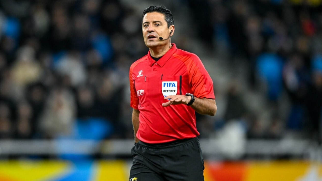 Mantan Wasit Liga 1 Jadi Wasit Laga Perdana Piala Asia 2023
            - galeri foto