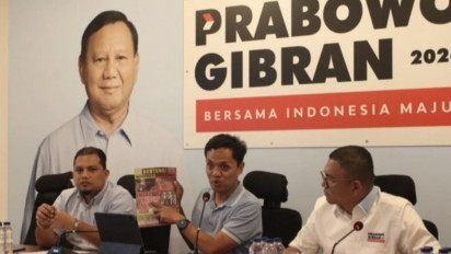 'Inilah Penculik Aktivis 1998' Lengkap dengan Foto Prabowo Terpampang di Laman Utama Koran Achtung, TKN Tak Tinggal Diam