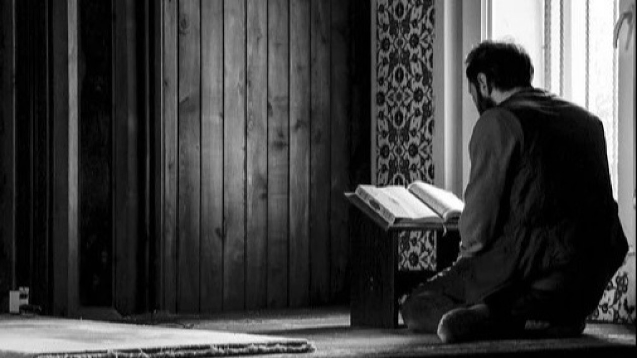 Surat Ini Dianjurkan Dibaca Sebelum Tidur, Keutamaannya Dahsyat Kata Ustaz Adi Hidayat
            - galeri foto