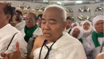 Viral! Video Kiai Asep Pengasuh PP Amanatul Ummah Doakan Kemenangan Prabowo-Gibran saat Umrah bersama Khofifah