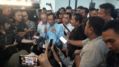 Mahfud MD Tanggapi Kasus Perusakan Mobil Relawan 02 di Sulsel