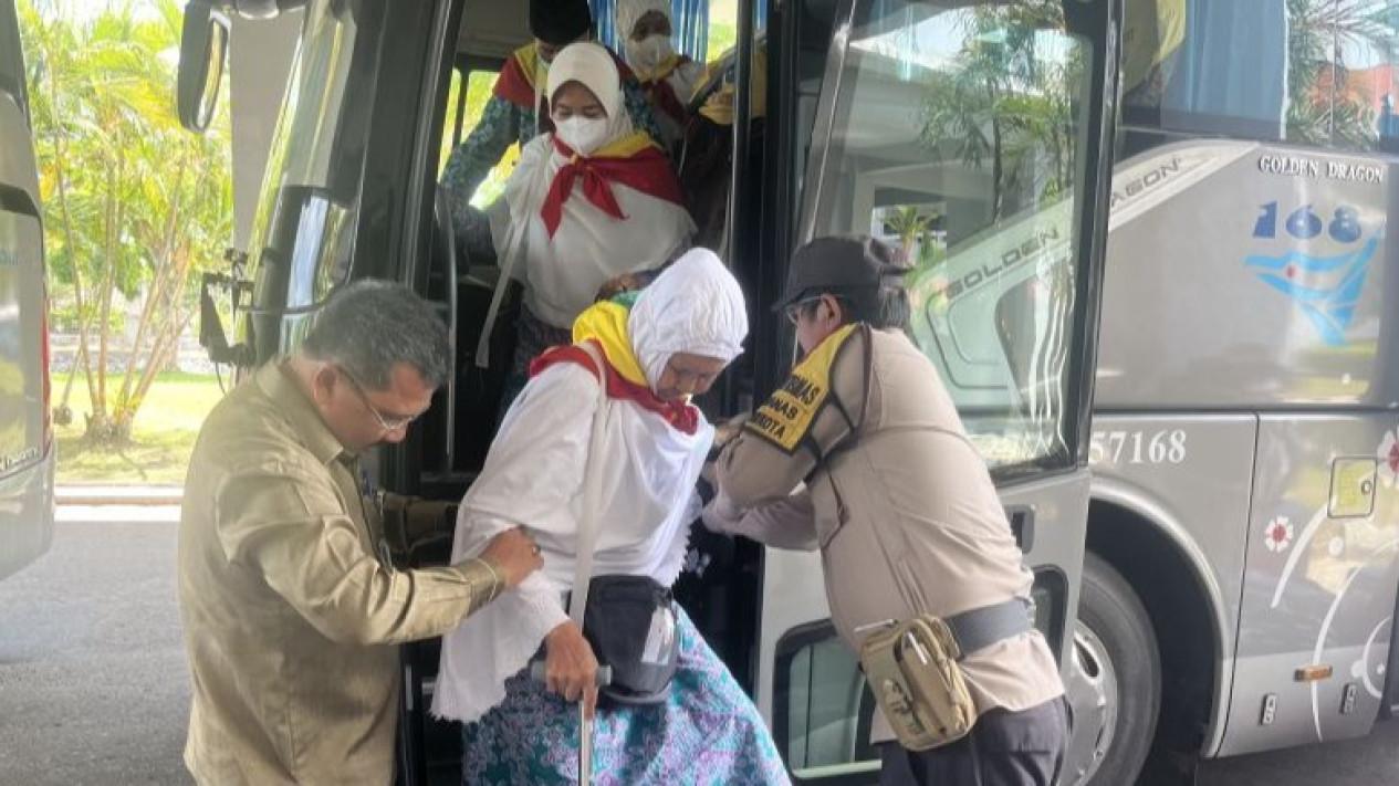 Biaya Haji Embarkasi Hang Nadim Batam 2024 Sebesar Rp91,1 juta
            - galeri foto