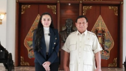 Nikita Mirzani Ancam Anies Jika Terus Serang Prabowo, Netizen: Enggak Jelas, Pengawas Pemilu Juga Bukan