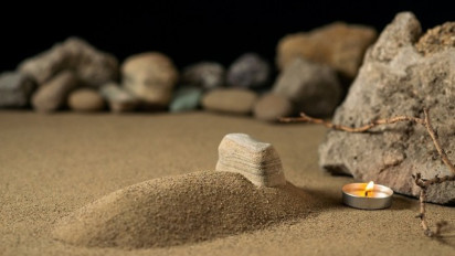 Utang Orang Meninggal Bisa Dialihkan? Simak Salah Satu Hadis Bukhari Kitab Hiwalat Berikut Ini