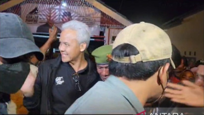 Kerasnya Perebutan Suara di Jawa Tengah, Ganjar Blusukan HIngga  Menginap di Rumah Warga