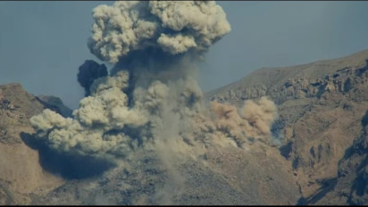 Gunung Semeru Keluarkan 16 Kali Letusan Asap Putih Kelabu Setinggi 800 Meter, BPBD: Waspada Potensi Awan Panas dan Banjir Lahar