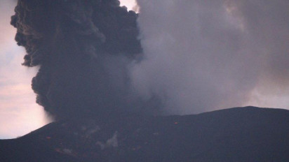 BMKG Ingatkan Masyarakat Ancaman Lahar Dingin Erupsi Marapi