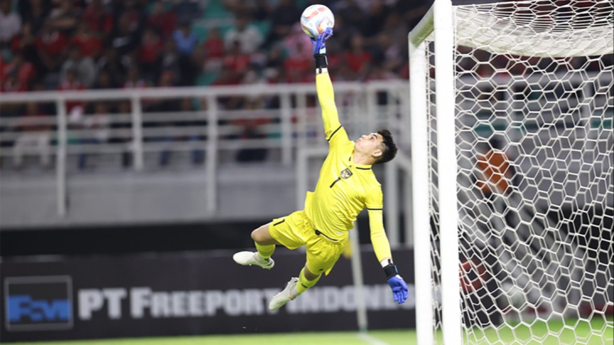 Sempat Dicoret Lalu Ditarik, Mantan Pelatih: Nadeo Argawinata Nomor 1 di Timnas Indonesia
            - galeri foto