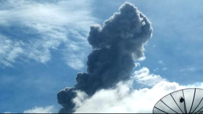 Gunung Marapi kembali Erupsi dengan Tinggi Kolom Abu 500 Meter di atas Puncak