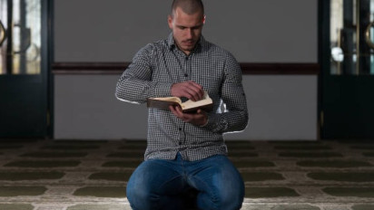 Bacaan Al-Qur'an Surat Al-A'raf ayat 96-100 Lengkap Tulisan Arab, Latin, dan Artinya