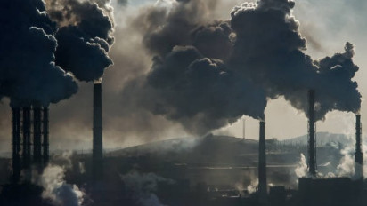 43 Warga Karawang Muntah-muntah hinga Pingsan, Diduga Akibat Gas Pabrik Kertas Bocor