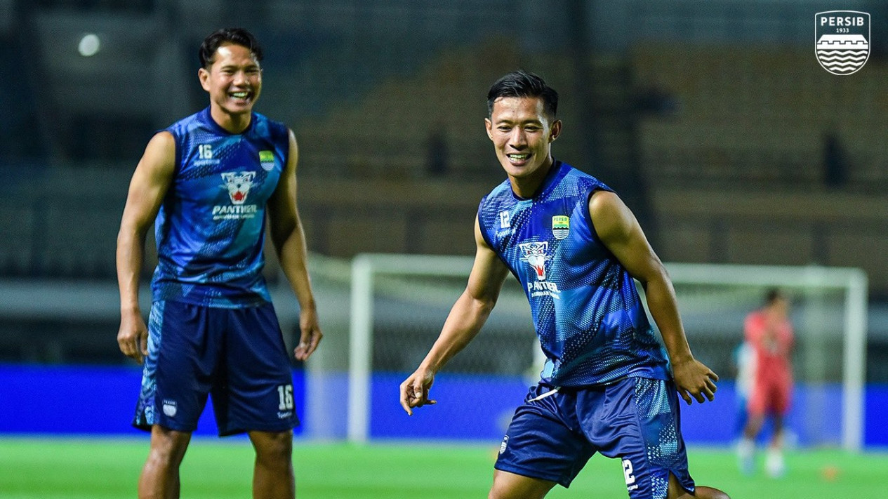 Persib Bandung Pilih Dewa United untuk Lawan Laga Uji Coba
            - galeri foto