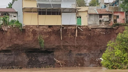 Bahayakan Keselamatan, Warga Cemas Longsor Tebing Sungai Klawing Purbalingga Tak Kunjung Diperbaiki