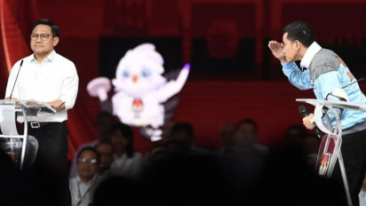 Gibran Sindir Cak Imin Minum Pakai Botol Plastik saat Debat Cawapres, Timnas AMIN: Itu Disiapkan Panitia